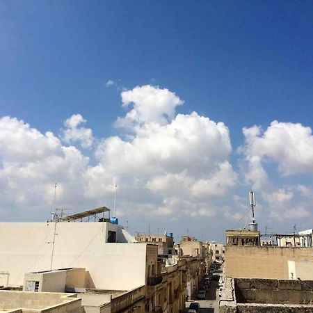 May Flower: Modern Flat Close To Airport/Bus Stops Tarxien Buitenkant foto