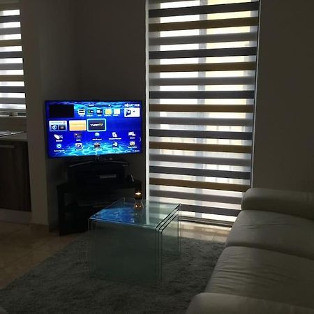 May Flower: Modern Flat Close To Airport/Bus Stops Tarxien Buitenkant foto
