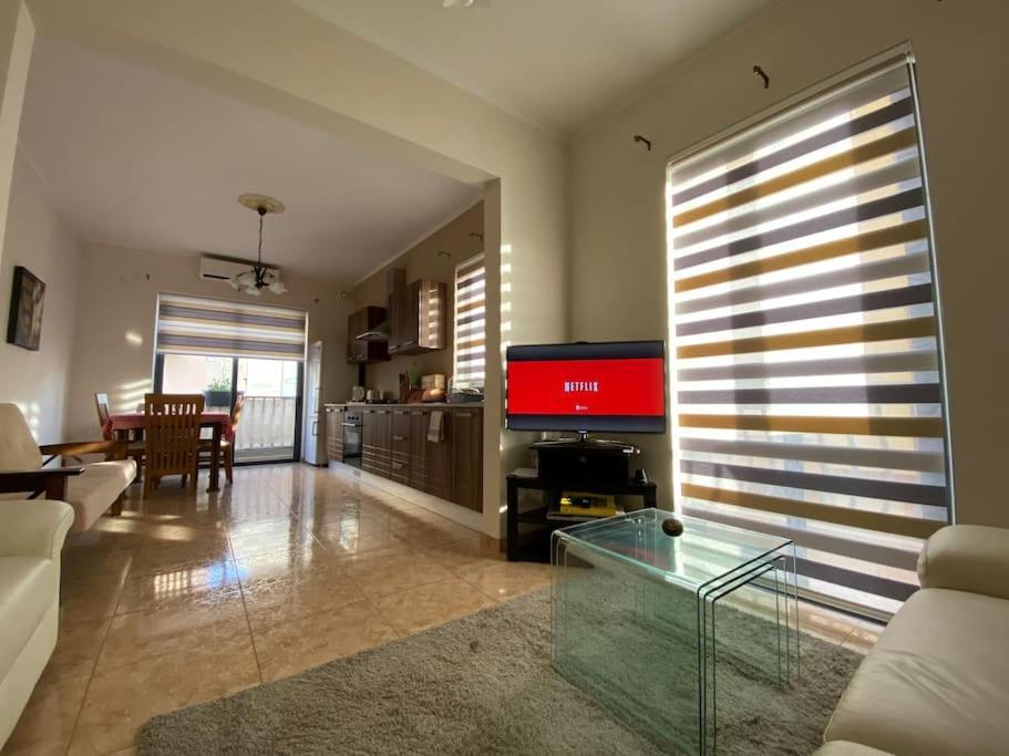 May Flower: Modern Flat Close To Airport/Bus Stops Tarxien Buitenkant foto