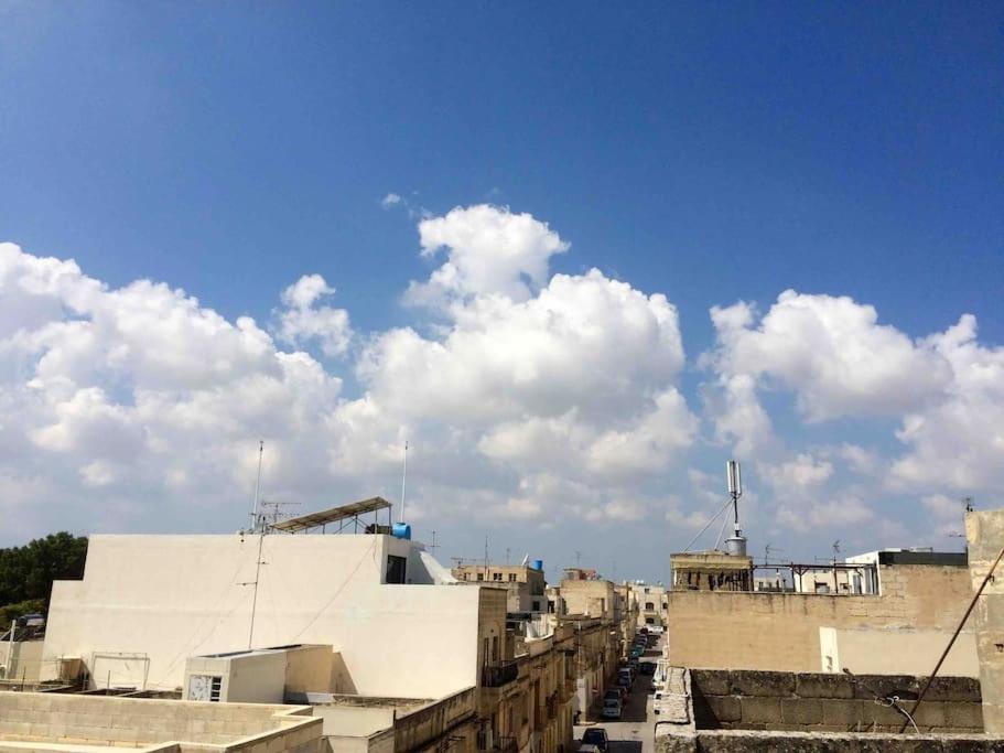 May Flower: Modern Flat Close To Airport/Bus Stops Tarxien Buitenkant foto