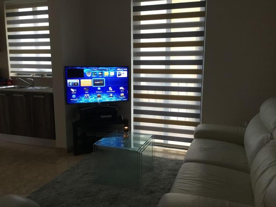 May Flower: Modern Flat Close To Airport/Bus Stops Tarxien Buitenkant foto