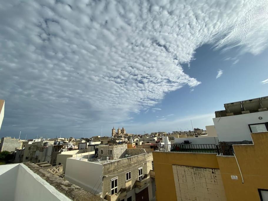 May Flower: Modern Flat Close To Airport/Bus Stops Tarxien Buitenkant foto