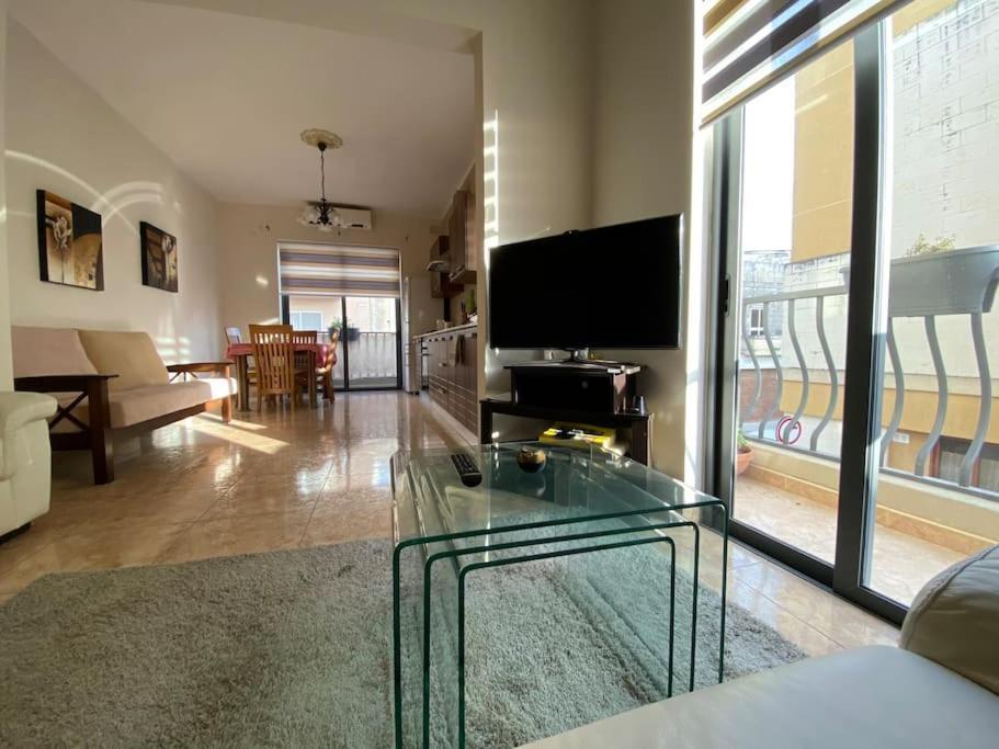 May Flower: Modern Flat Close To Airport/Bus Stops Tarxien Buitenkant foto