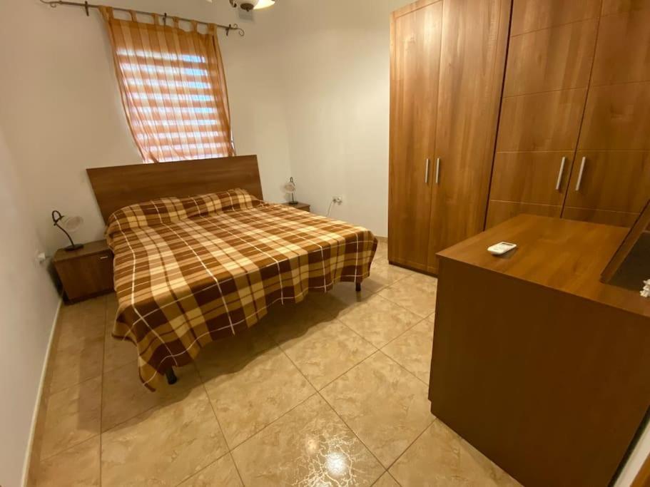 May Flower: Modern Flat Close To Airport/Bus Stops Tarxien Buitenkant foto