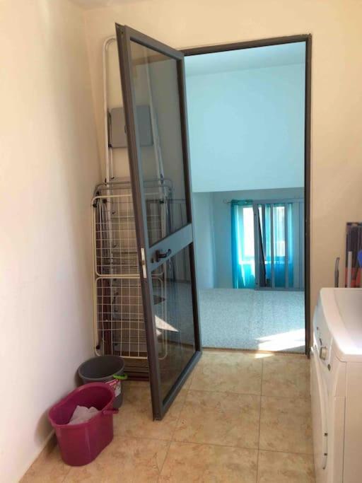 May Flower: Modern Flat Close To Airport/Bus Stops Tarxien Buitenkant foto